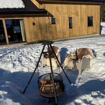 Ny I Vakre Oppdal, Norge Fagerhaug