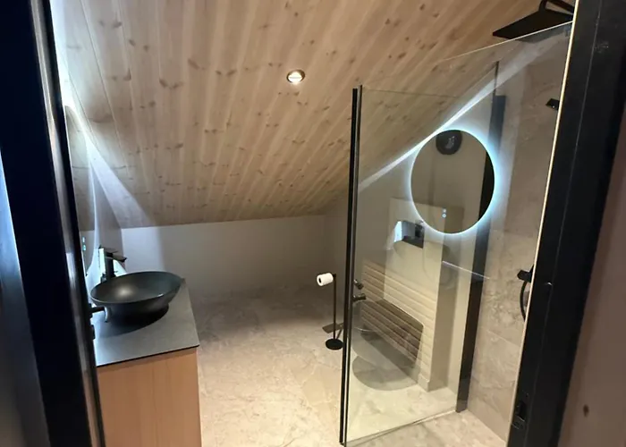 Ny I Vakre Oppdal, Norge